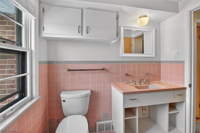 2416 Fenwood Road, University Heights, OH 44118