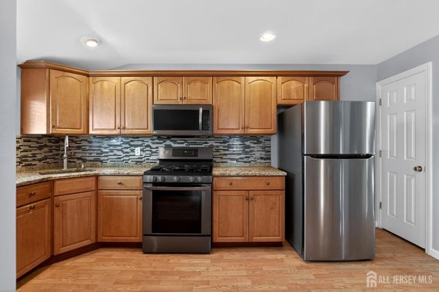 2 Lillian Terrace, Woodbridge Proper, NJ 07095