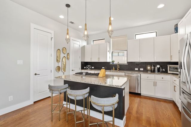 1118 S Adams Street, Fort Worth, TX 76104