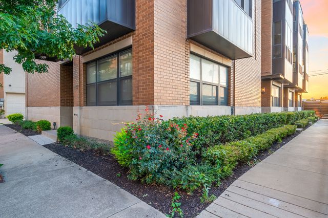 1118 S Adams Street, Fort Worth, TX 76104