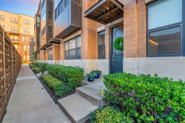 1118 S Adams Street, Fort Worth, TX 76104