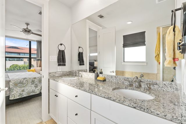 1118 S Adams Street, Fort Worth, TX 76104