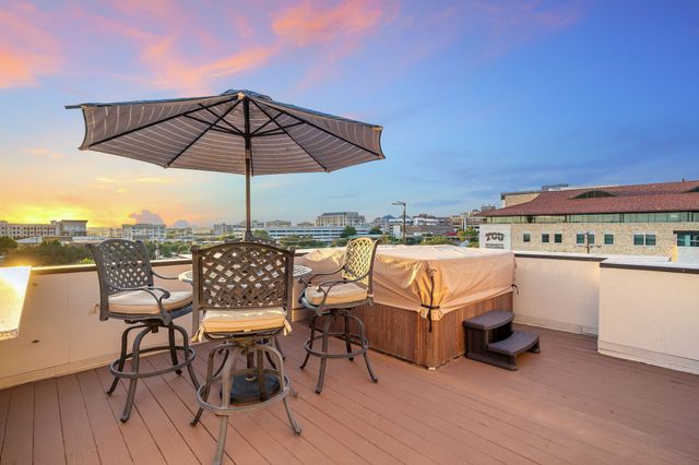 1118 S Adams Street, Fort Worth, TX 76104