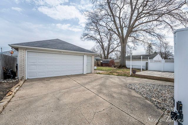 3766 Parkland Avenue SW, Wyoming, MI 49509