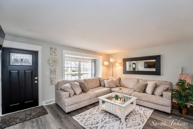 3766 Parkland Avenue SW, Wyoming, MI 49509