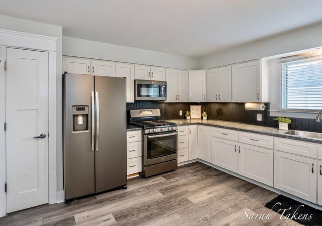 3766 Parkland Avenue SW, Wyoming, MI 49509
