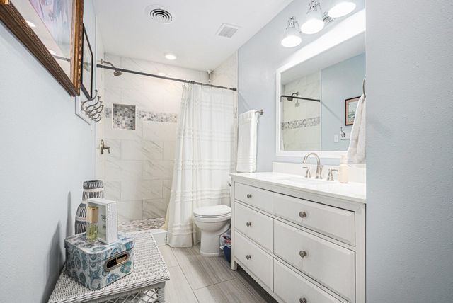 2059 Winrock Boulevard 52, Houston, TX 77057