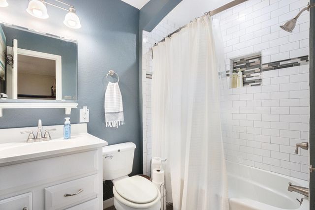 2059 Winrock Boulevard 52, Houston, TX 77057