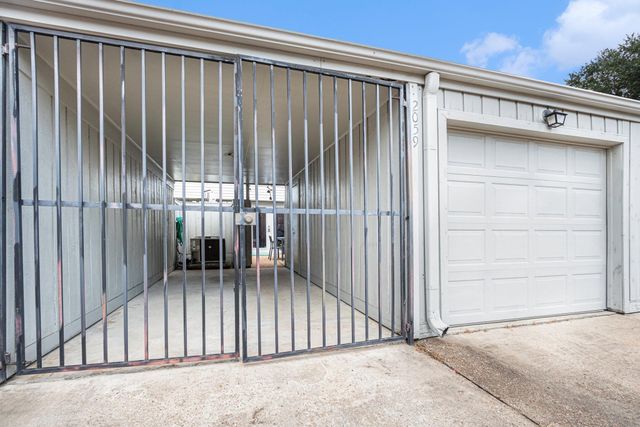 2059 Winrock Boulevard 52, Houston, TX 77057