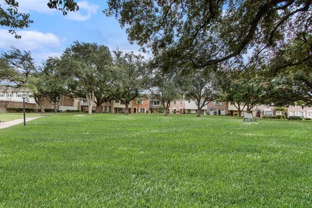 2059 Winrock Boulevard 52, Houston, TX 77057