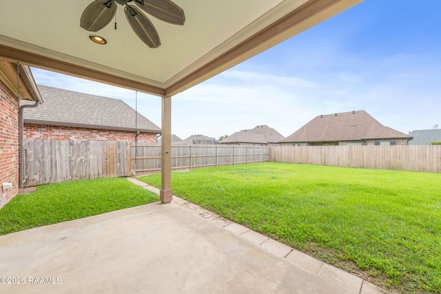 111 Spring View Drive, Youngsville, LA 70592
