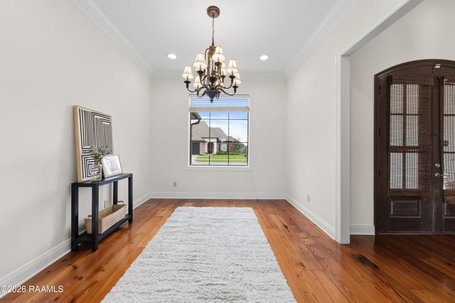 111 Spring View Drive, Youngsville, LA 70592