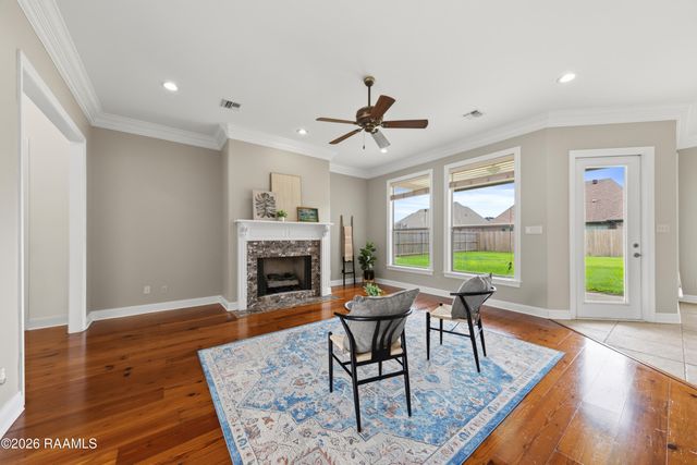 111 Spring View Drive, Youngsville, LA 70592