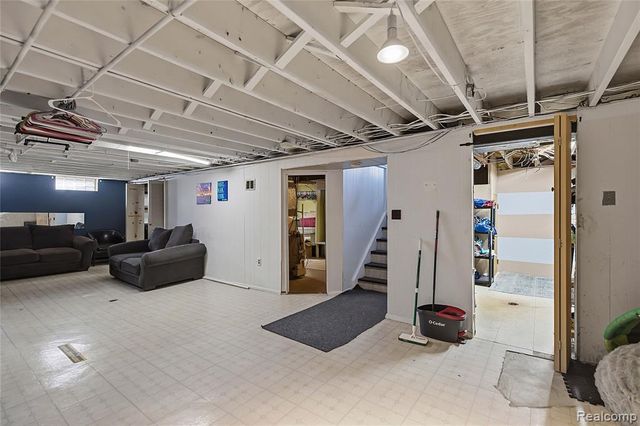 26071 Compson Street, Roseville, MI 48066