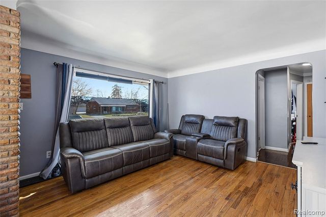 26071 Compson Street, Roseville, MI 48066