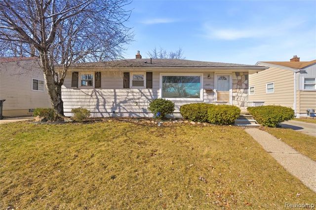 26071 Compson Street, Roseville, MI 48066