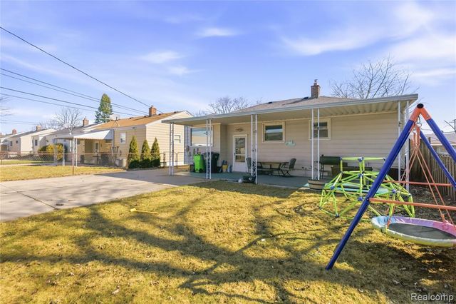 26071 Compson Street, Roseville, MI 48066