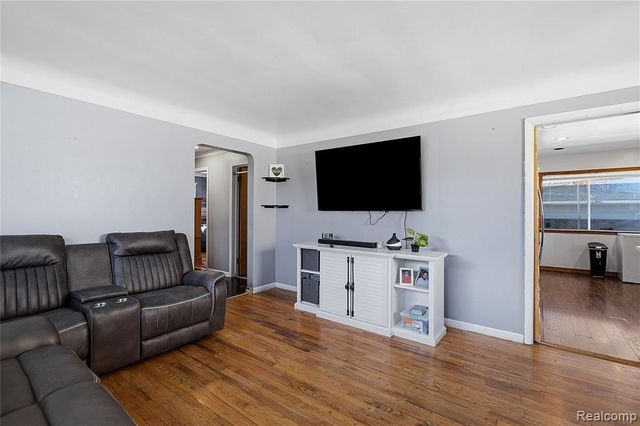 26071 Compson Street, Roseville, MI 48066