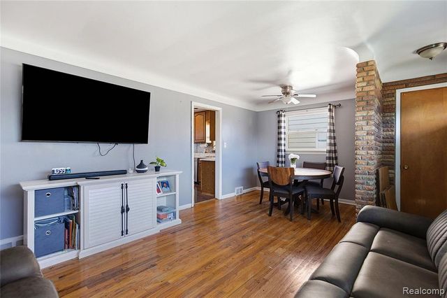 26071 Compson Street, Roseville, MI 48066