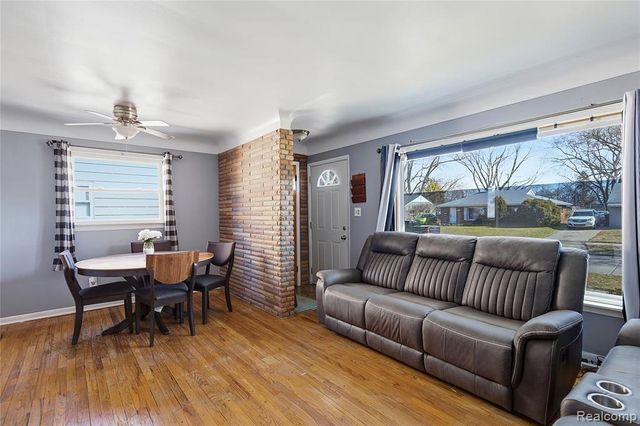 26071 Compson Street, Roseville, MI 48066