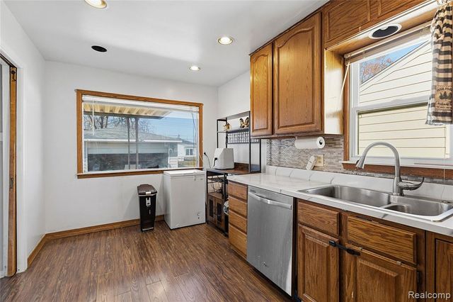 26071 Compson Street, Roseville, MI 48066