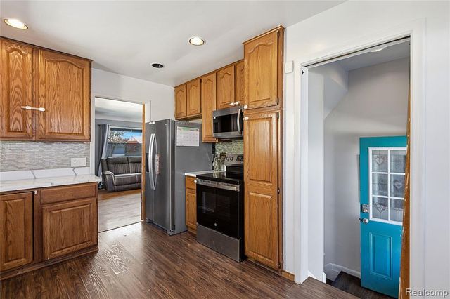 26071 Compson Street, Roseville, MI 48066