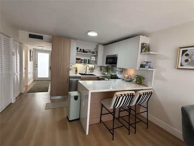 1666 West Ave 305, Miami Beach, FL 33139