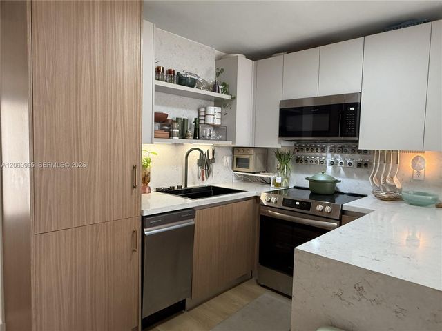 1666 West Ave 305, Miami Beach, FL 33139