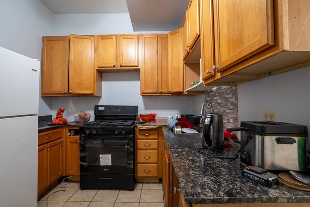 6830 S Langley Avenue, Chicago, IL 60637
