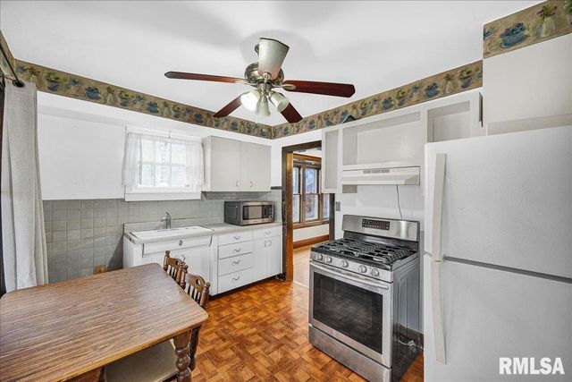 1722 N LOGAN Street, Chillicothe, IL 61523