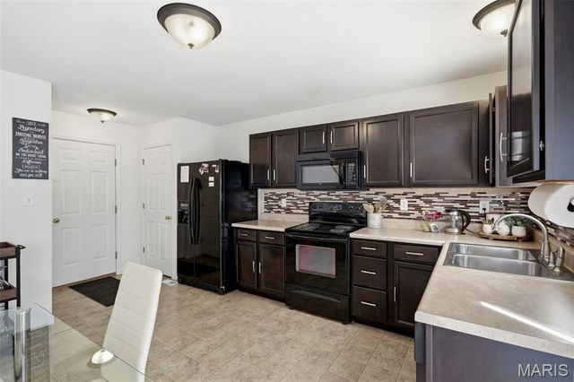 5533 Wavecrest Circle, Cottleville, MO 63304