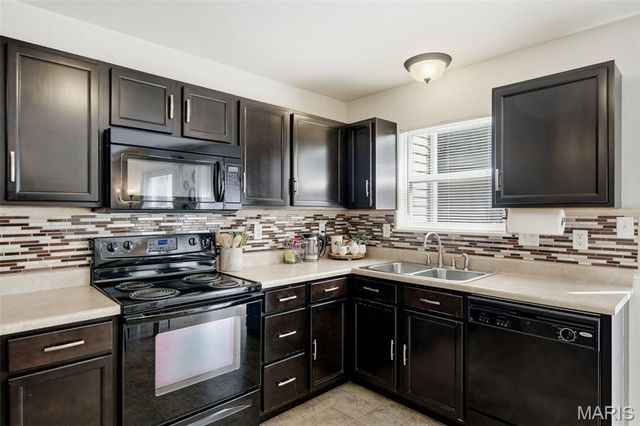 5533 Wavecrest Circle, Cottleville, MO 63304