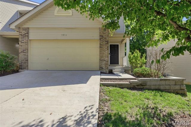 5533 Wavecrest Circle, Cottleville, MO 63304