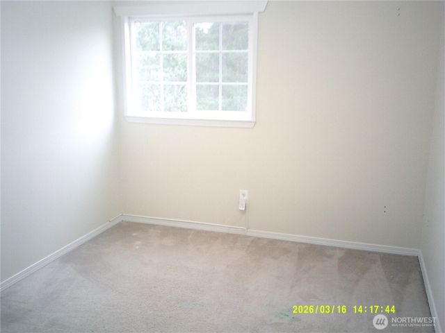 305 S 32nd Place, Mount Vernon, WA 98274