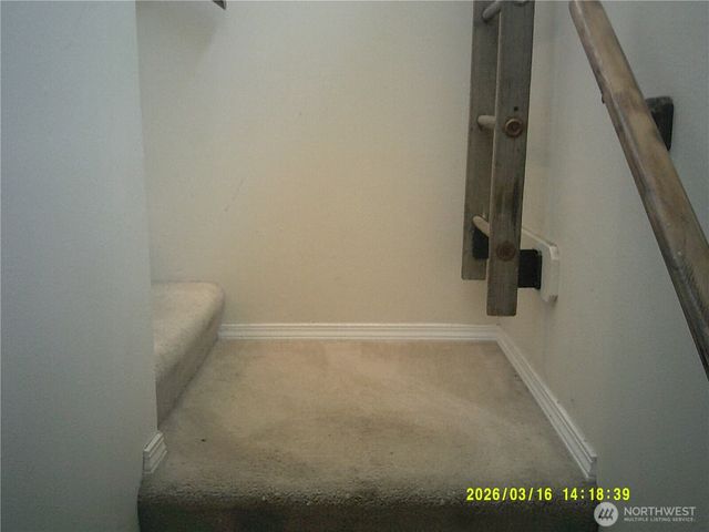 305 S 32nd Place, Mount Vernon, WA 98274