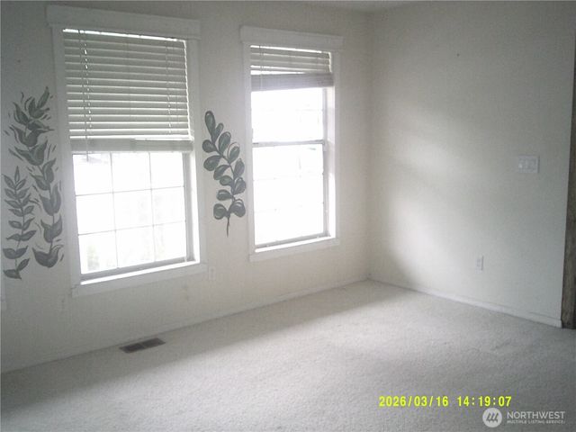 305 S 32nd Place, Mount Vernon, WA 98274