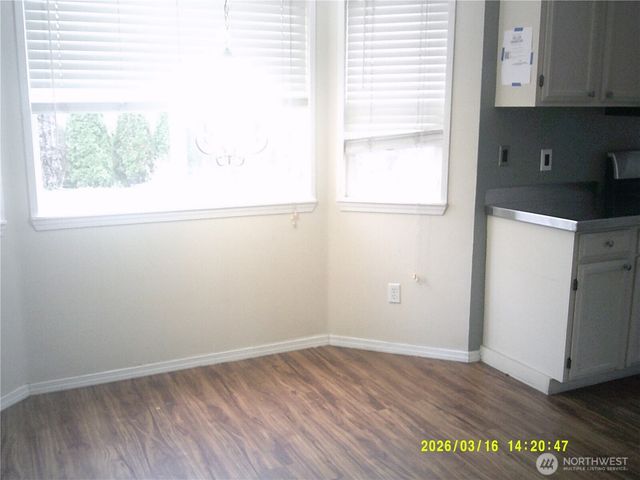 305 S 32nd Place, Mount Vernon, WA 98274