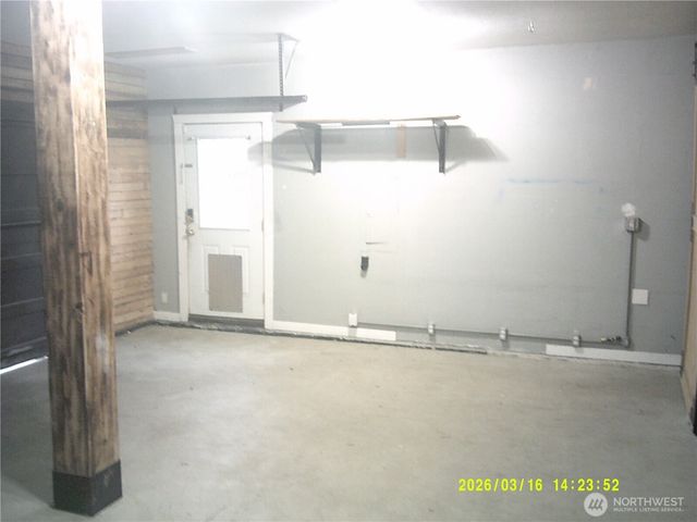 305 S 32nd Place, Mount Vernon, WA 98274