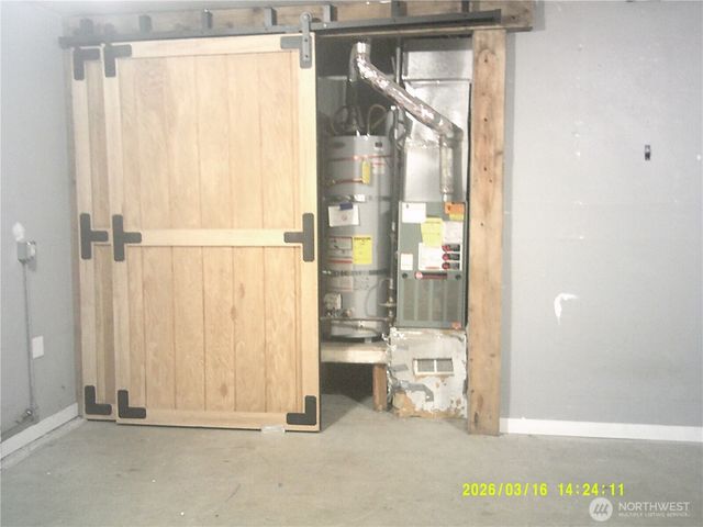 305 S 32nd Place, Mount Vernon, WA 98274