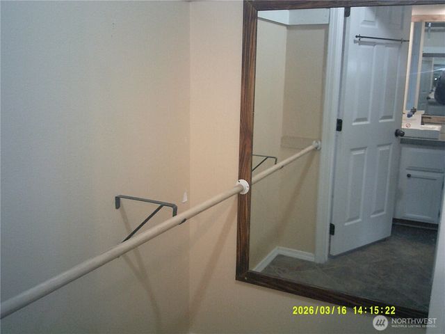 305 S 32nd Place, Mount Vernon, WA 98274