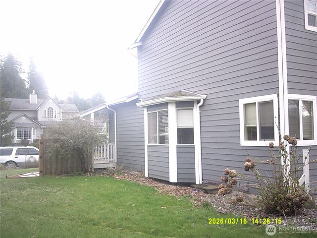 305 S 32nd Place, Mount Vernon, WA 98274