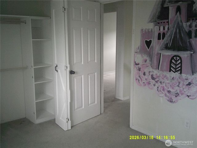 305 S 32nd Place, Mount Vernon, WA 98274