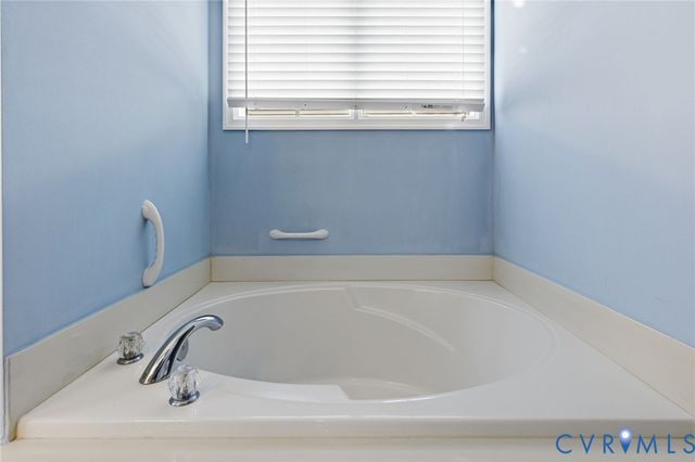 13718 Biggin Pond Ln, Chesterfield, VA 23114