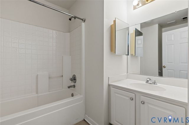 13718 Biggin Pond Ln, Chesterfield, VA 23114