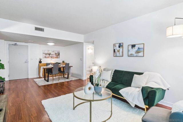 425 W Beech St 308, San Diego, CA 92101