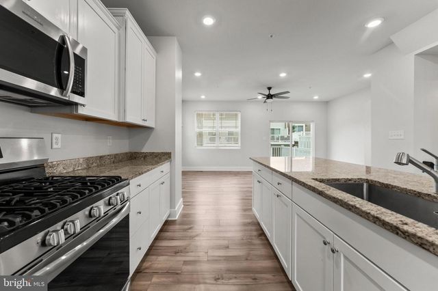 1700 BACK BAY, Essex, MD 21221