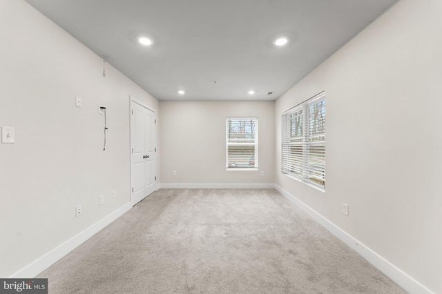 1700 BACK BAY, Essex, MD 21221