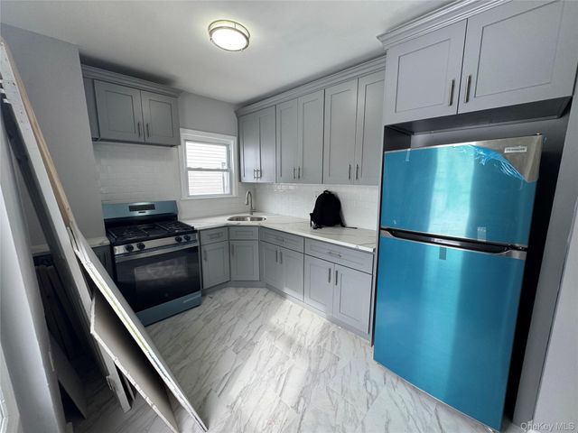 110 Woodside Avenue, Freeport, NY 11520