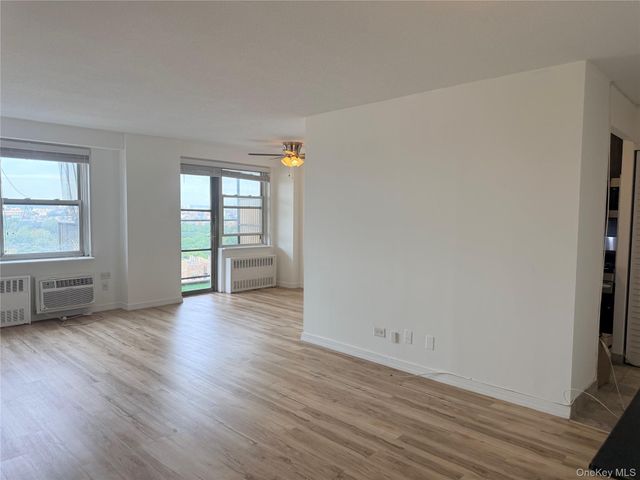 2550 Olinville Avenue 15H, Bronx, NY 10467