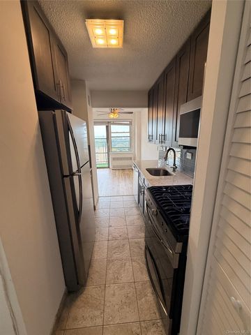 2550 Olinville Avenue 15H, Bronx, NY 10467